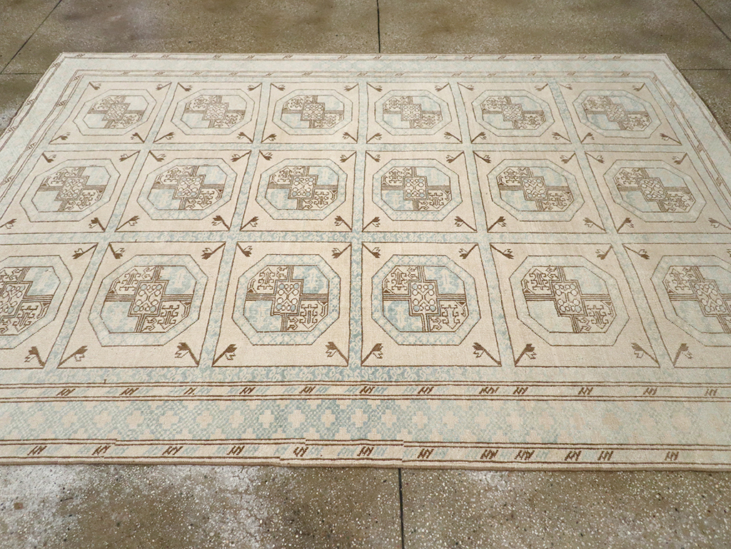 Vintage Turkish Anatolian Accent Rug, No.33049 - Staging