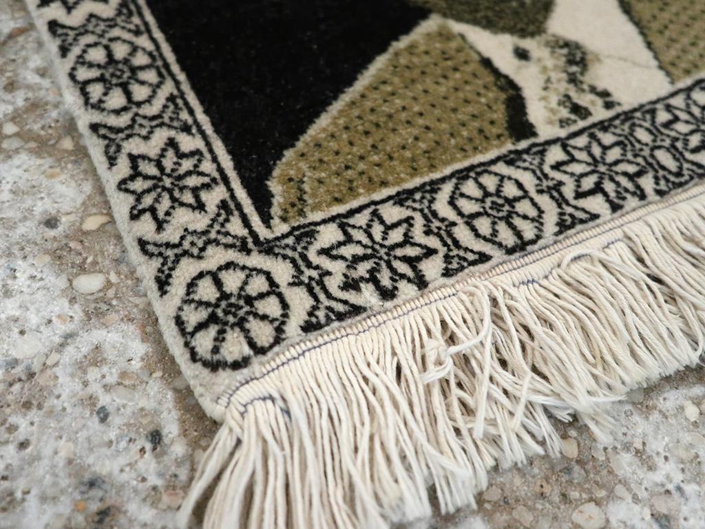 Vintage Persian Tabriz Pictorial Rug, No.33066 - Staging