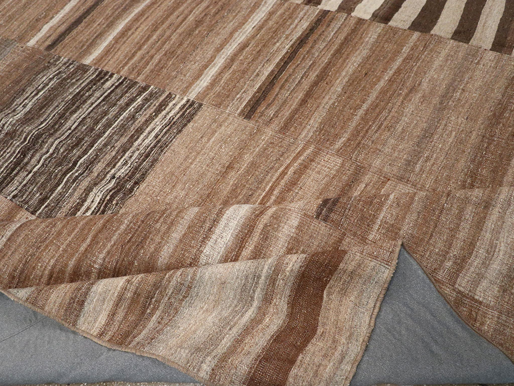 Vintage Turkish Flatweave Kilim Room Size Carpet, No.33067 - Staging