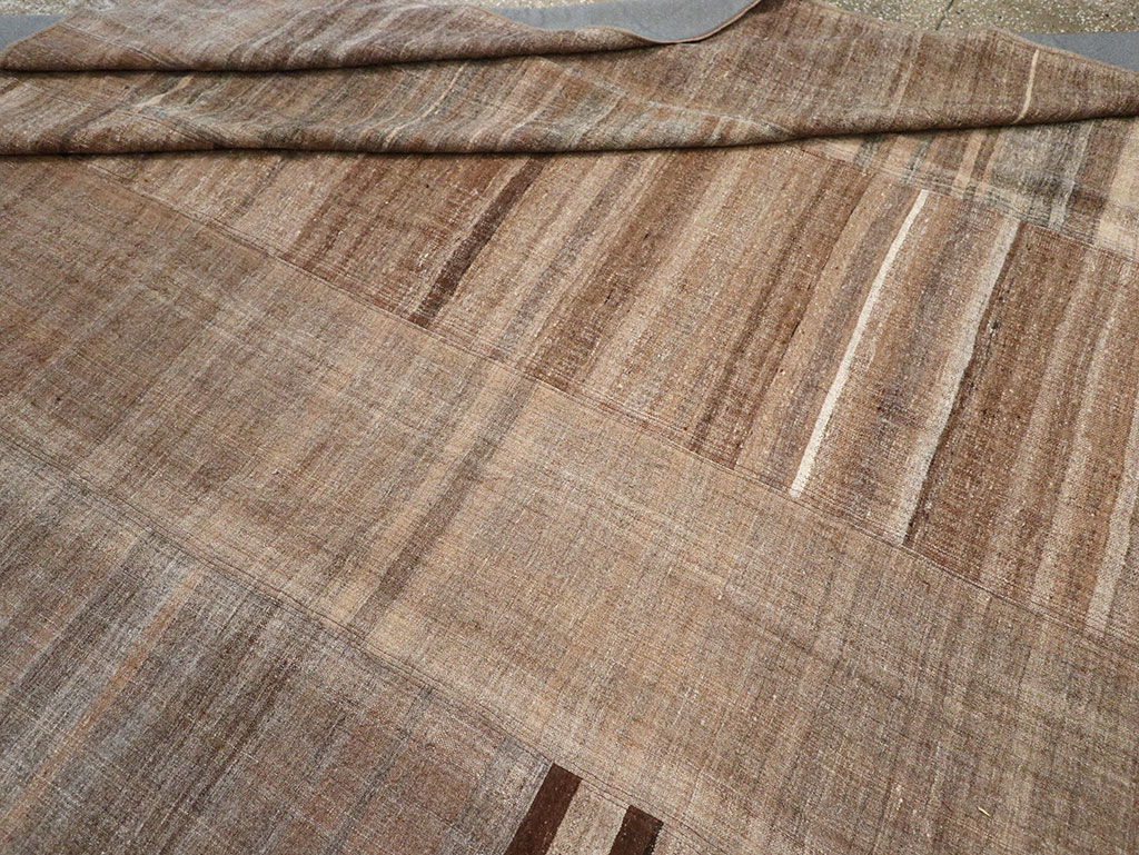 Vintage Turkish Flatweave Kilim Room Size Carpet, No.33068 - Staging