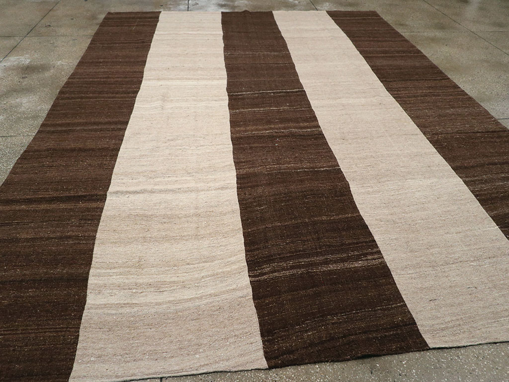 Vintage Turkish Flatweave Kilim Room Size Carpet, No.33070 - Staging