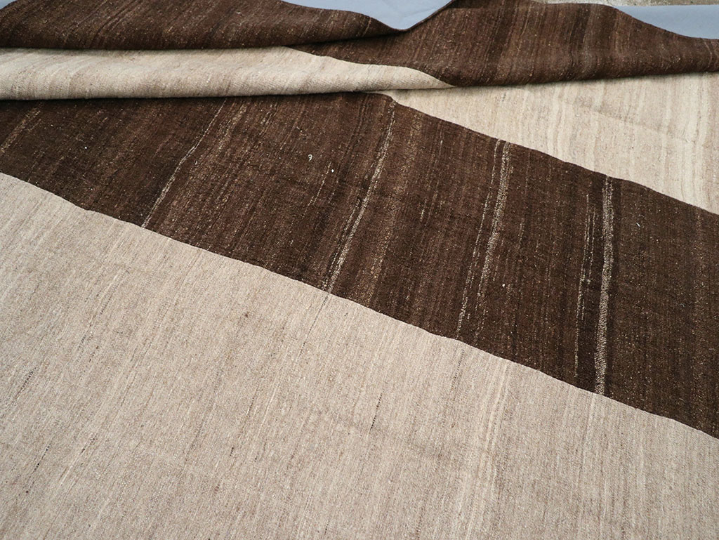 Vintage Turkish Flatweave Kilim Room Size Carpet, No.33070 - Staging