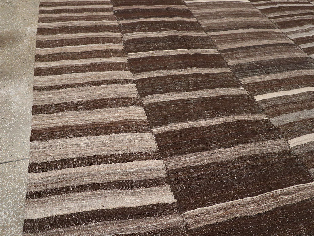 Vintage Turkish Flatweave Kilim Room Size Carpet, No.33071 - Staging