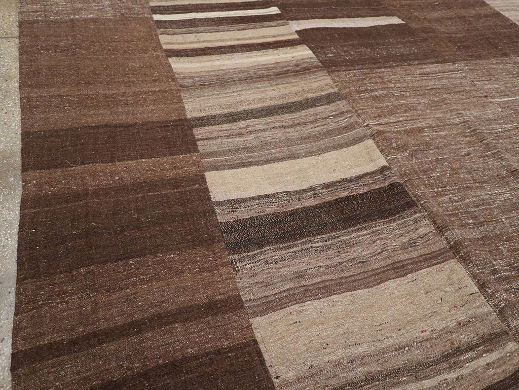 Vintage Turkish Flatweave Kilim Room Size Carpet, No.33072 - Staging