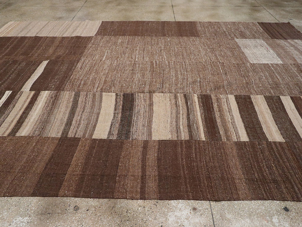 Vintage Turkish Flatweave Kilim Room Size Carpet, No.33072 - Staging