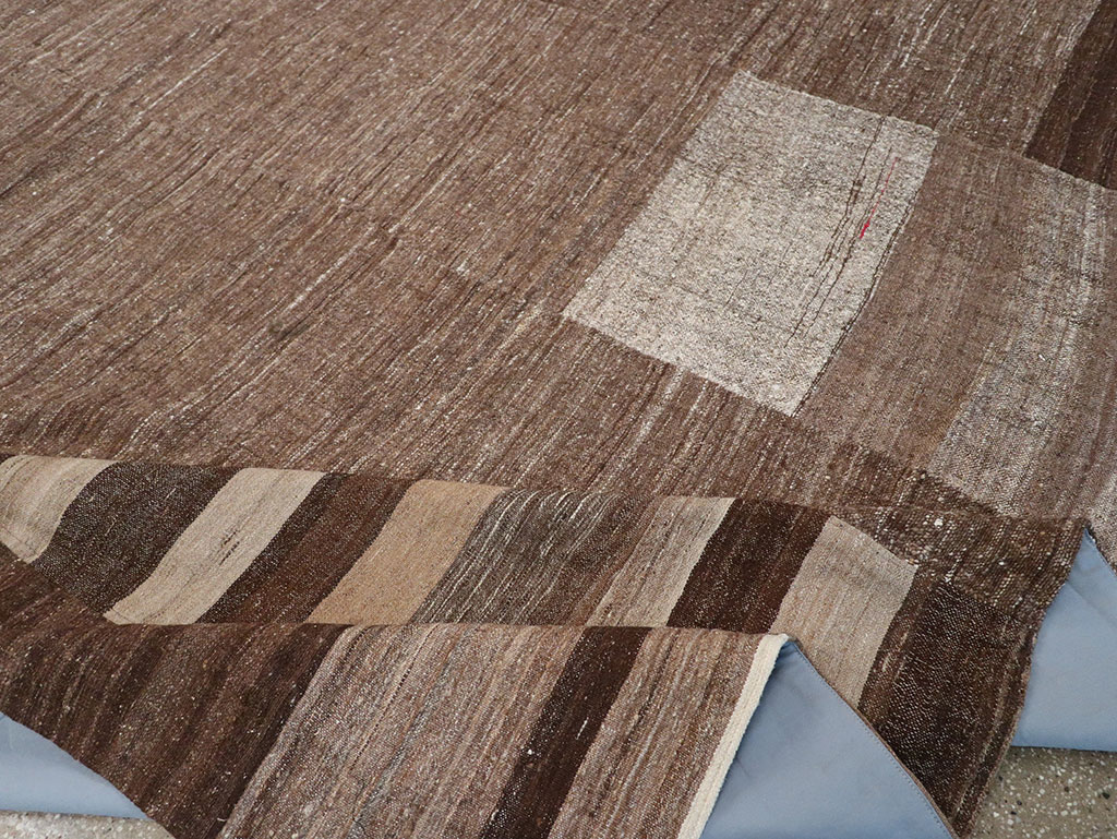 Vintage Turkish Flatweave Kilim Room Size Carpet, No.33072 - Staging