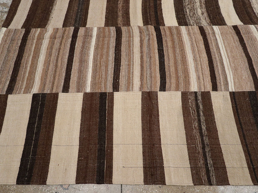 Vintage Turkish Flatweave Kilim Room Size Carpet, No.33073 - Staging