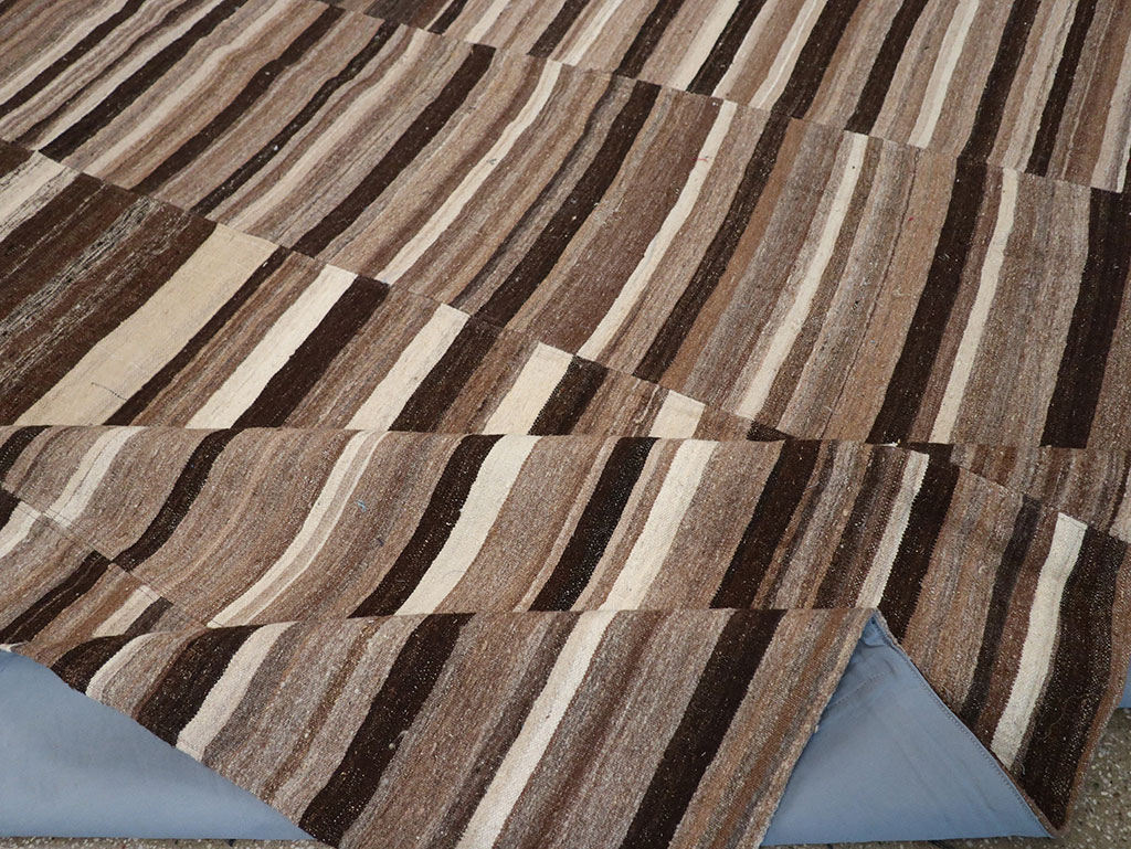 Vintage Turkish Flatweave Kilim Room Size Carpet, No.33073 - Staging