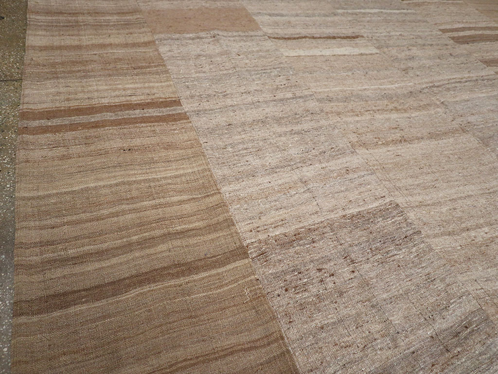 Vintage Turkish Flatweave Kilim Room Size Carpet, No.33074 - Staging