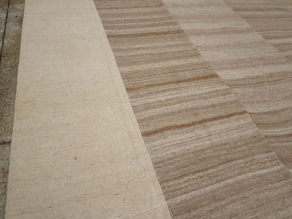 Vintage Turkish Flatweave Kilim Room Size Carpet, No.33075 - Staging