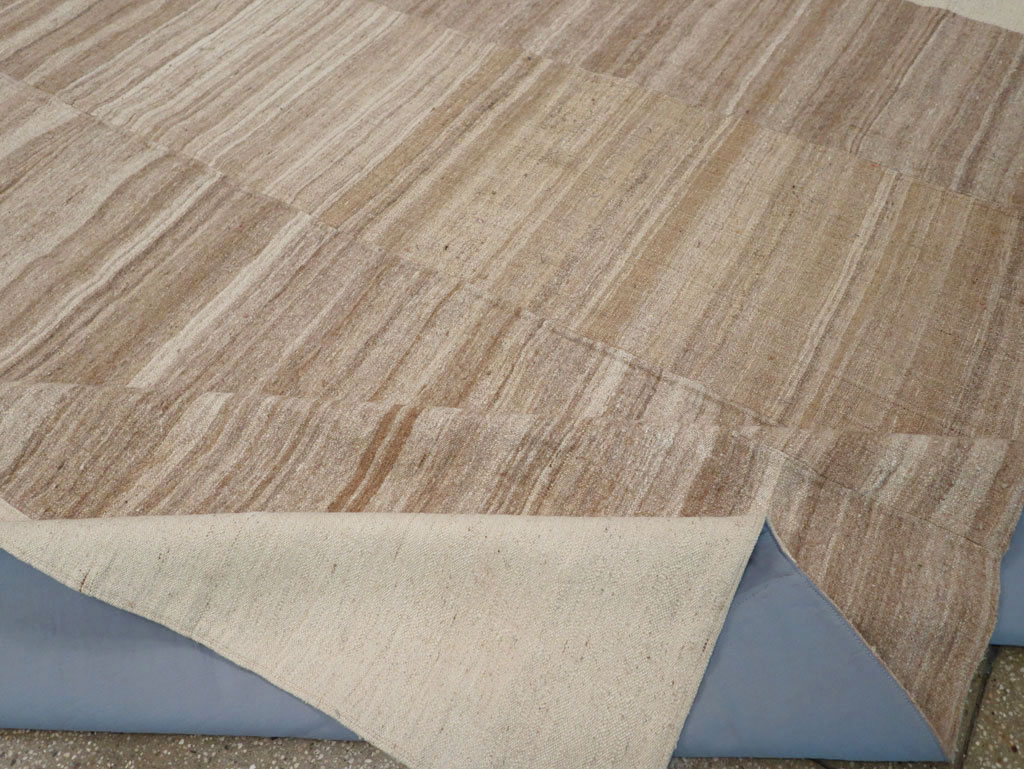 Vintage Turkish Flatweave Kilim Room Size Carpet, No.33075 - Staging