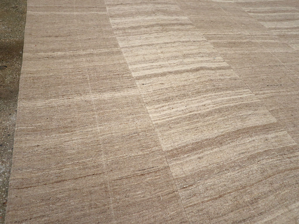 Vintage Turkish Flatweave Kilim Room Size Carpet, No.33077 - Staging