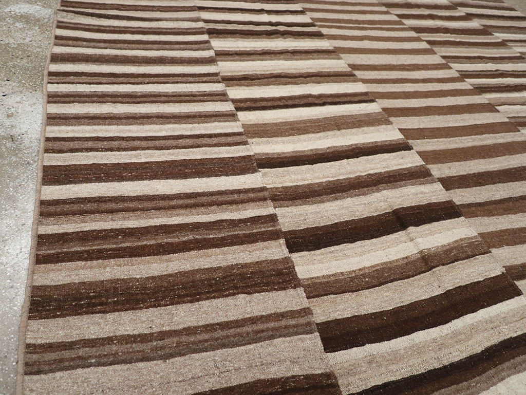 Vintage Turkish Flatweave Kilim Room Size Carpet, No.33085 - Staging