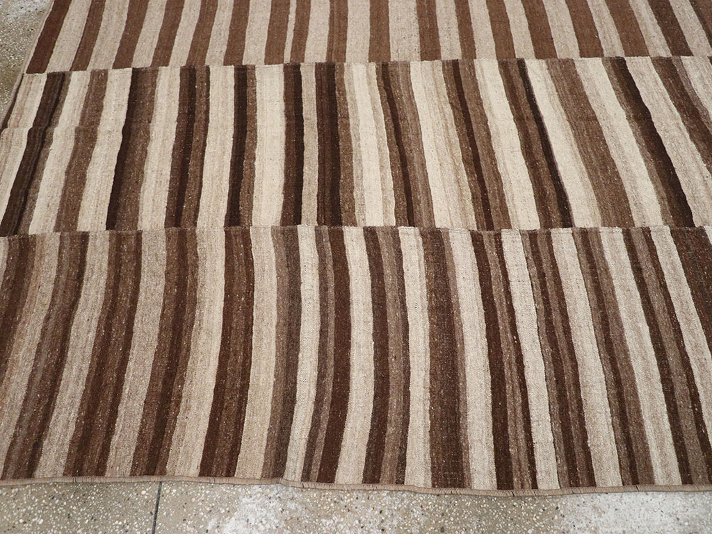 Vintage Turkish Flatweave Kilim Room Size Carpet, No.33085 - Staging