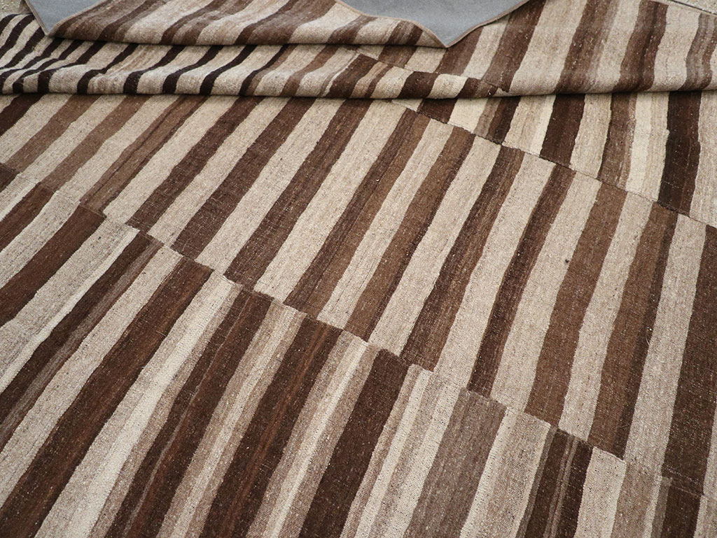 Vintage Turkish Flatweave Kilim Room Size Carpet, No.33085 - Staging