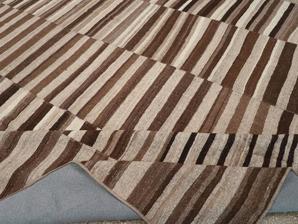 Vintage Turkish Flatweave Kilim Room Size Carpet, No.33085 - Staging