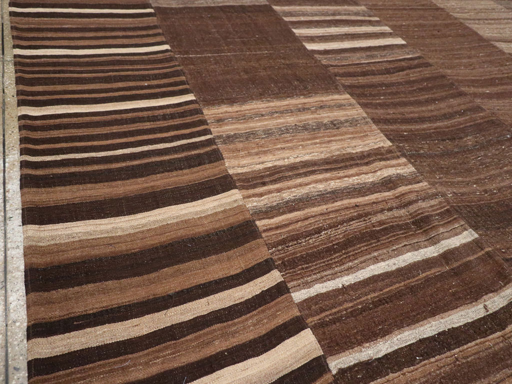 Vintage Turkish Flatweave Kilim Room Size Carpet, No.33088 - Staging