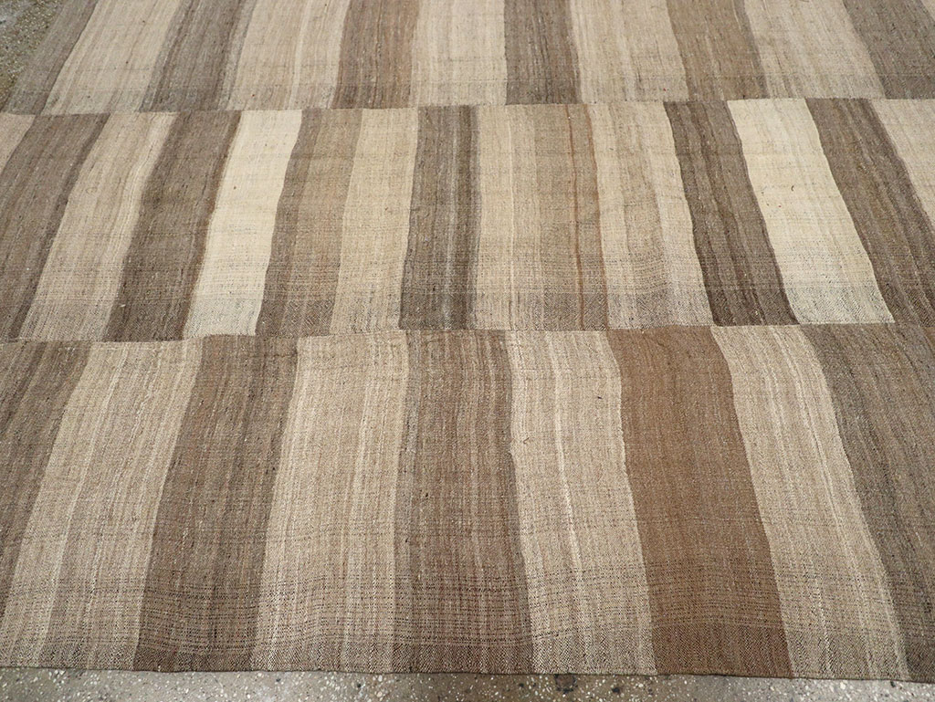 Vintage Turkish Flatweave Kilim Room Size Carpet, No.33090 - Staging