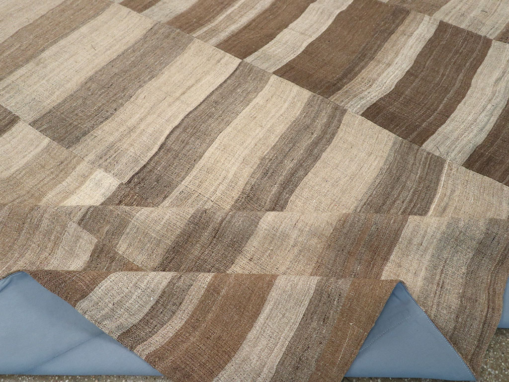 Vintage Turkish Flatweave Kilim Room Size Carpet, No.33090 - Staging