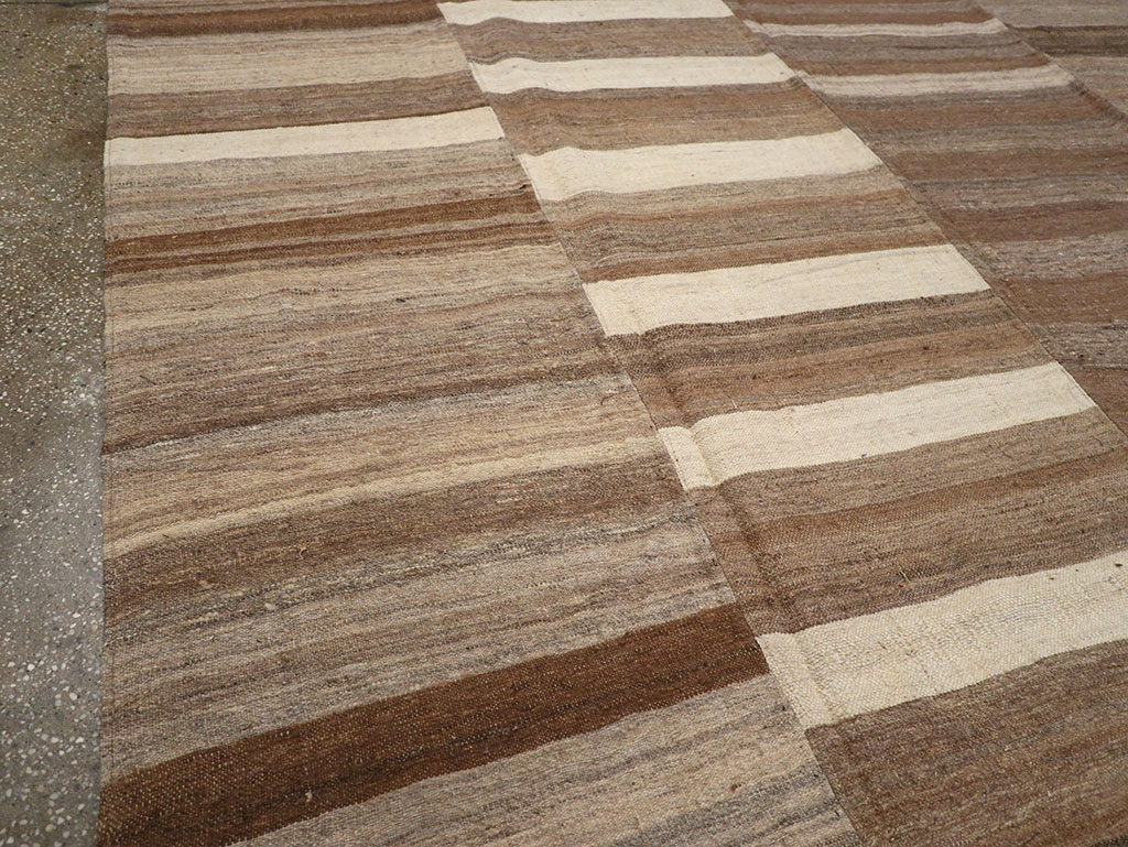 Vintage Turkish Flatweave Kilim Room Size Carpet, No.33092 - Staging