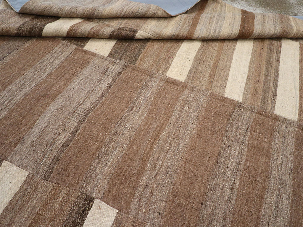 Vintage Turkish Flatweave Kilim Room Size Carpet, No.33092 - Staging