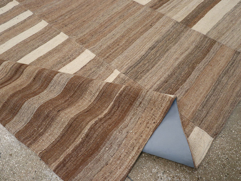 Vintage Turkish Flatweave Kilim Room Size Carpet, No.33093 - Staging