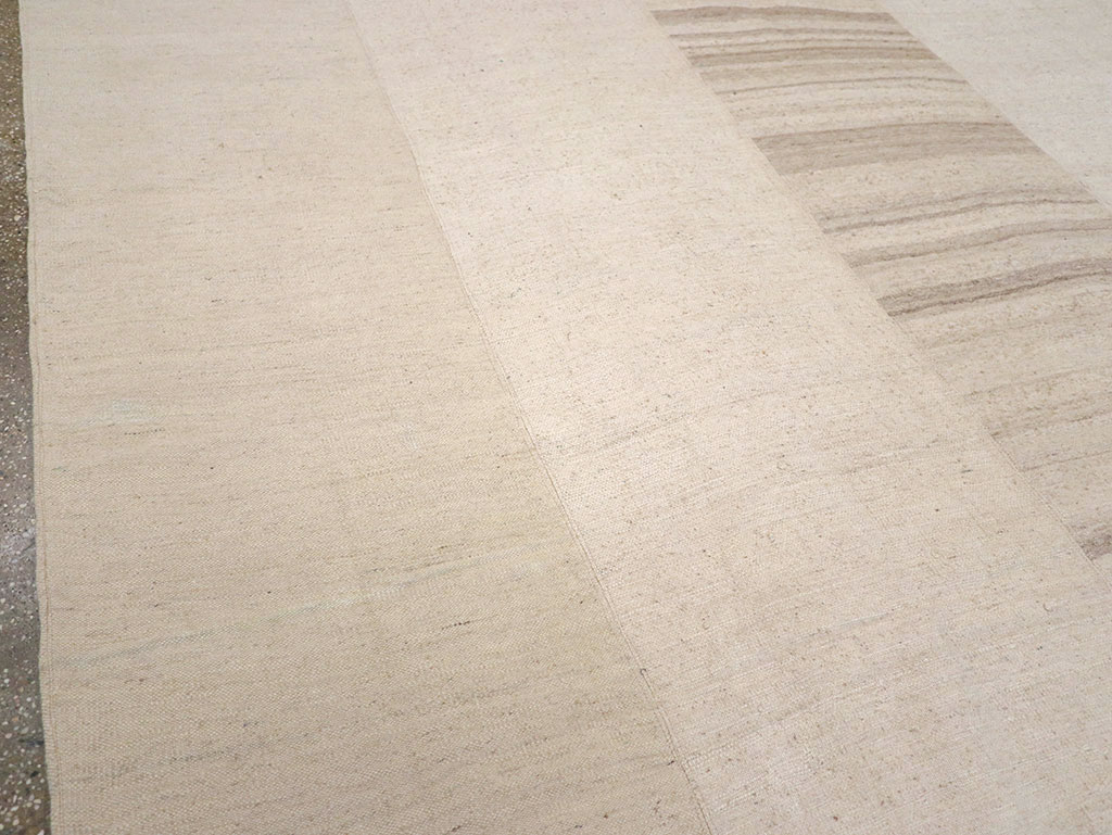 Vintage Turkish Flatweave Kilim Room Size Carpet, No.33096 - Staging