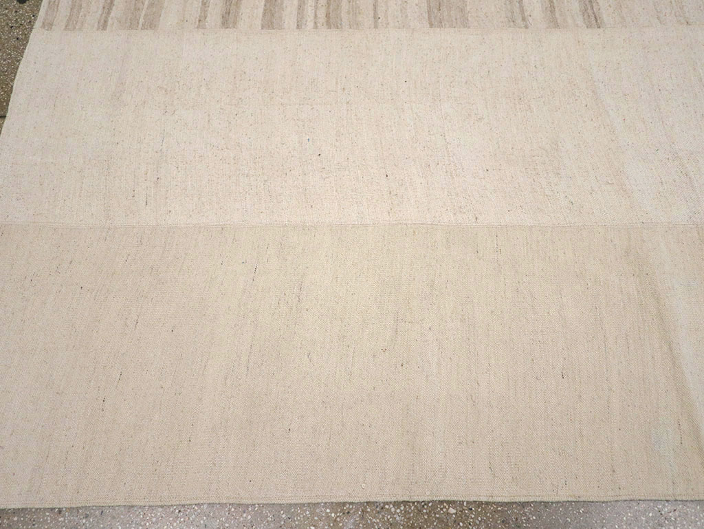 Vintage Turkish Flatweave Kilim Room Size Carpet, No.33096 - Staging