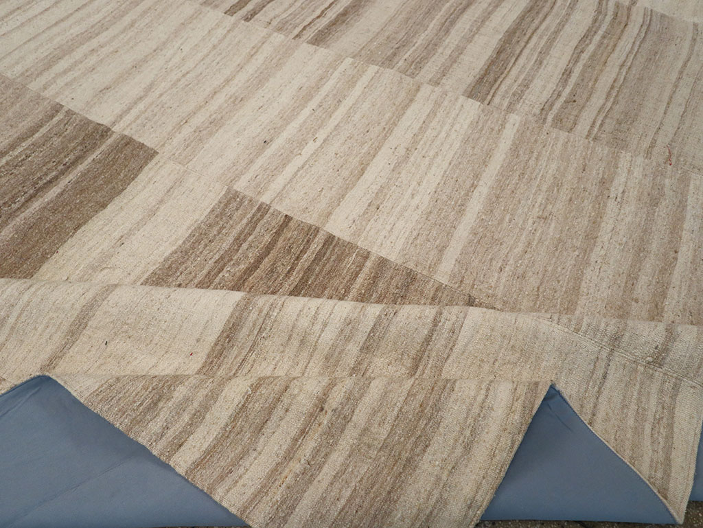 Vintage Turkish Flatweave Kilim Large Room Size Carpet, No.33098 - Staging