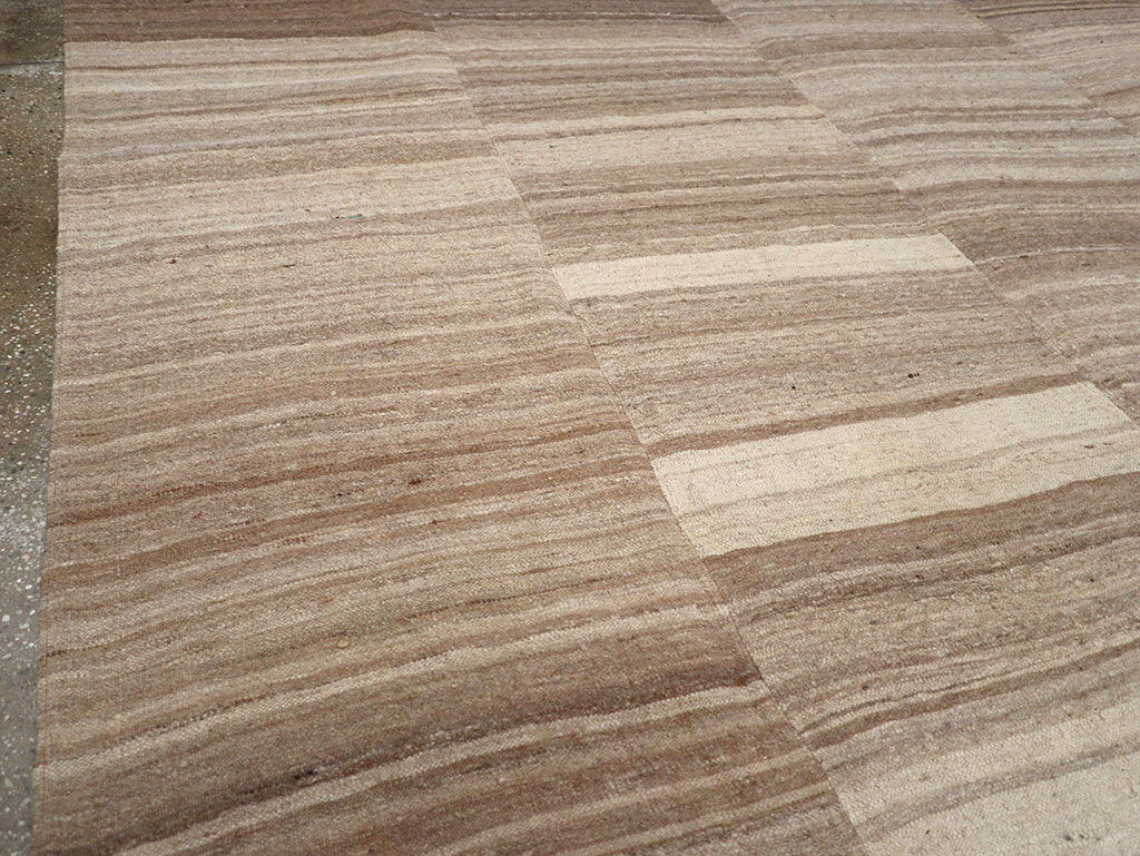 Vintage Turkish Flatweave Kilim Room Size Carpet, No.33099 - Staging