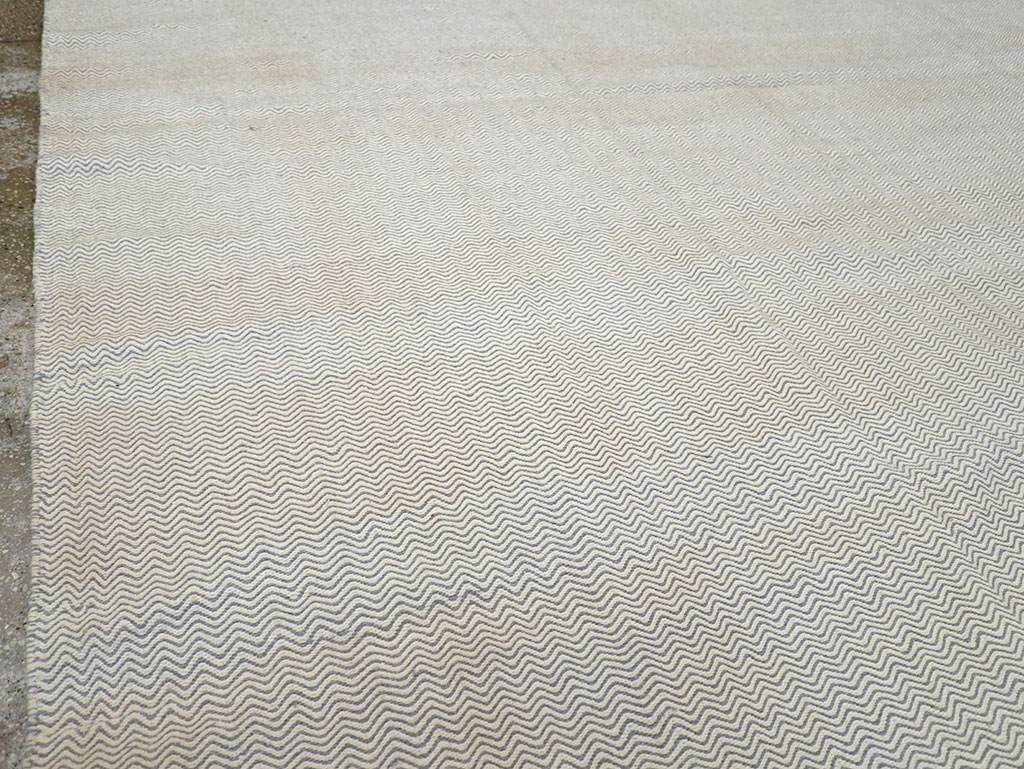 Vintage Turkish Flatweave Kilim Room Size Carpet, No.33111 - Staging