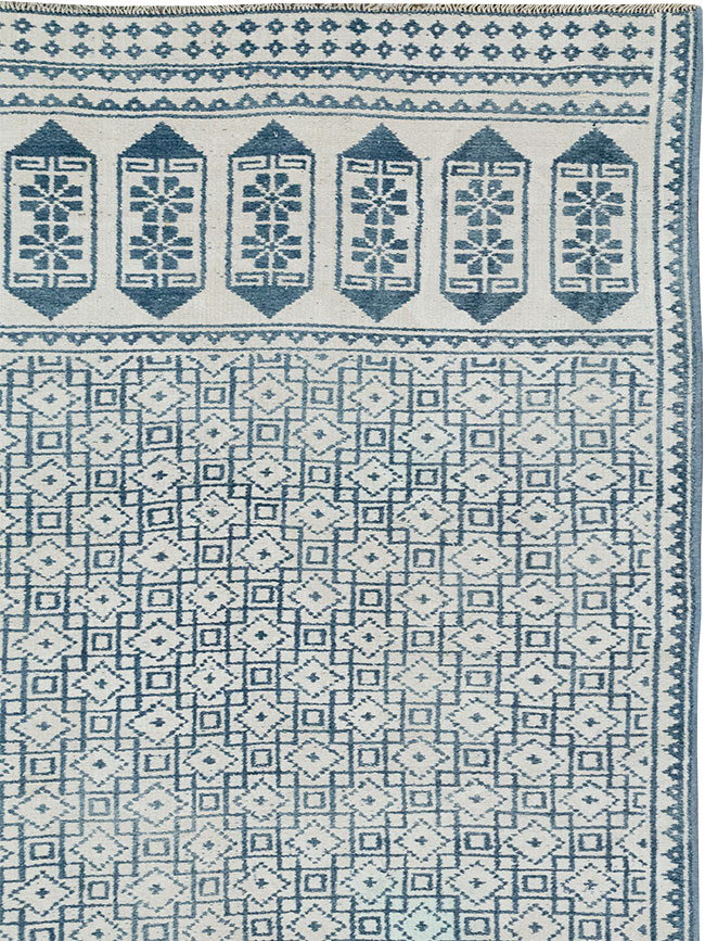 Vintage Turkish Flatweave Kilim Long and Narrow Carpet, No.33114 - Staging