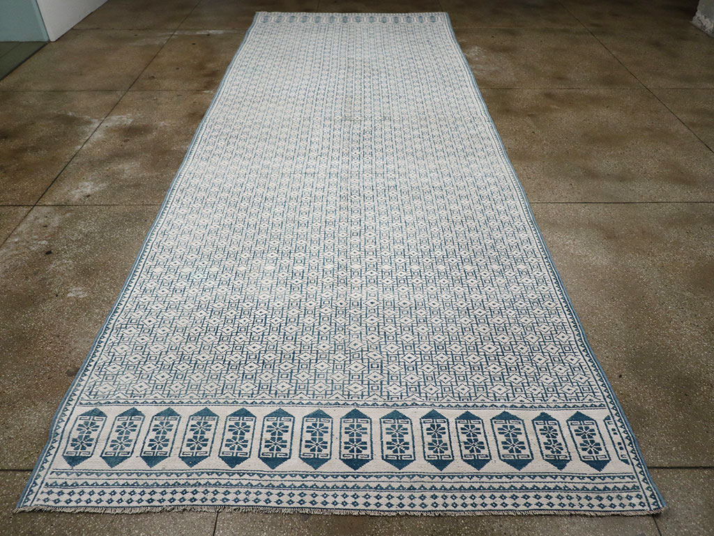 Vintage Turkish Flatweave Kilim Long and Narrow Carpet, No.33114 - Staging