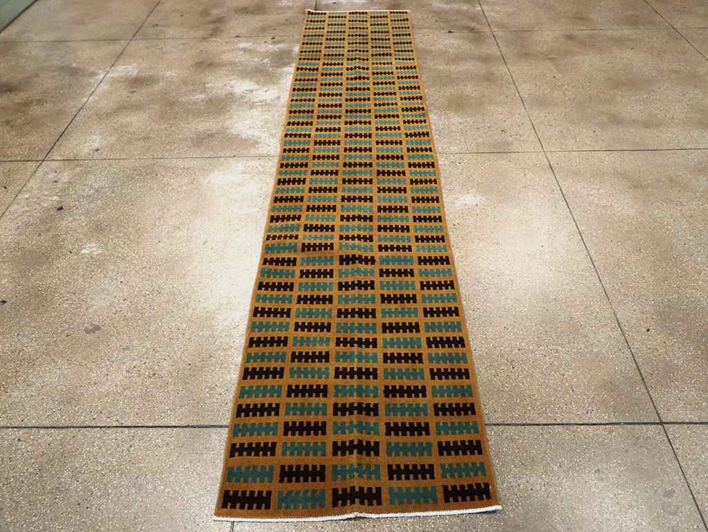 Vintage Turkish Anatolian Runner, No.33128 - Staging