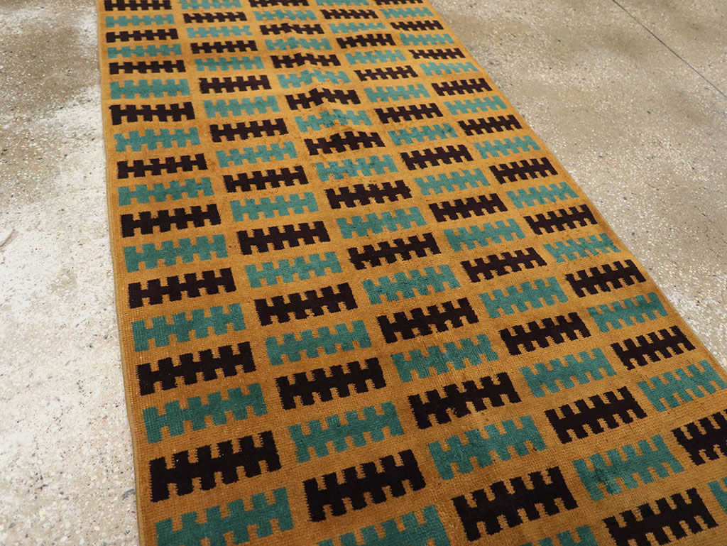Vintage Turkish Anatolian Runner, No.33128 - Staging