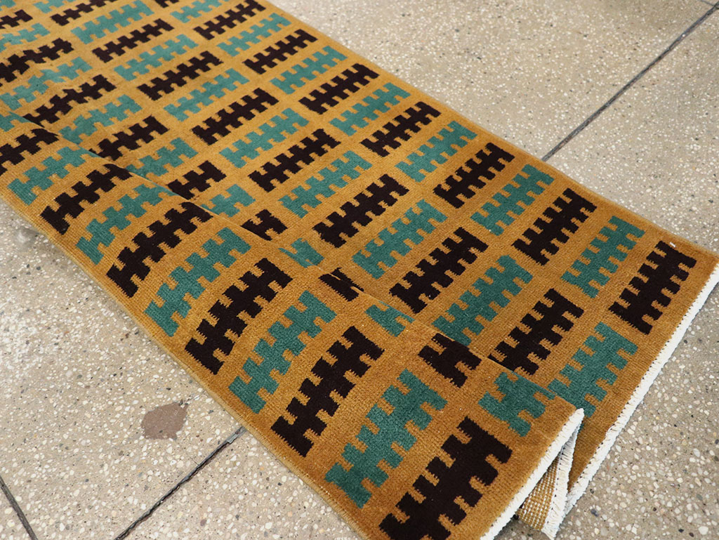 Vintage Turkish Anatolian Runner, No.33128 - Staging