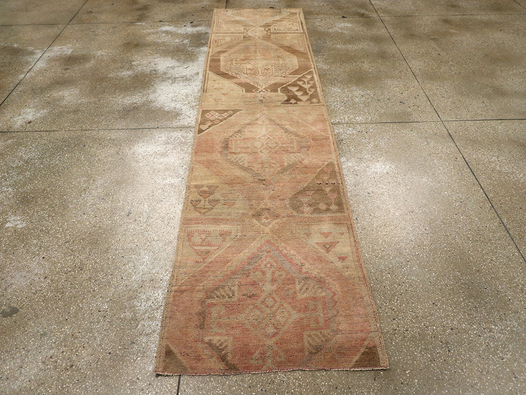 Vintage Turkish Anatolian Runner, No.33132 - Staging