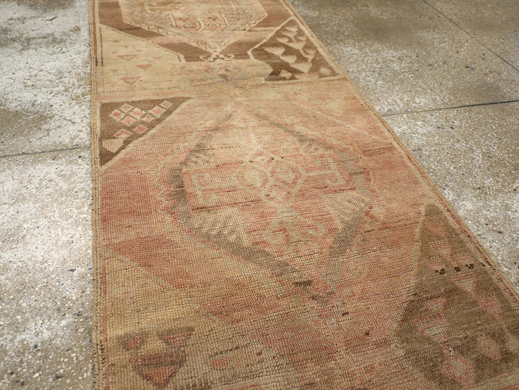 Vintage Turkish Anatolian Runner, No.33132 - Staging