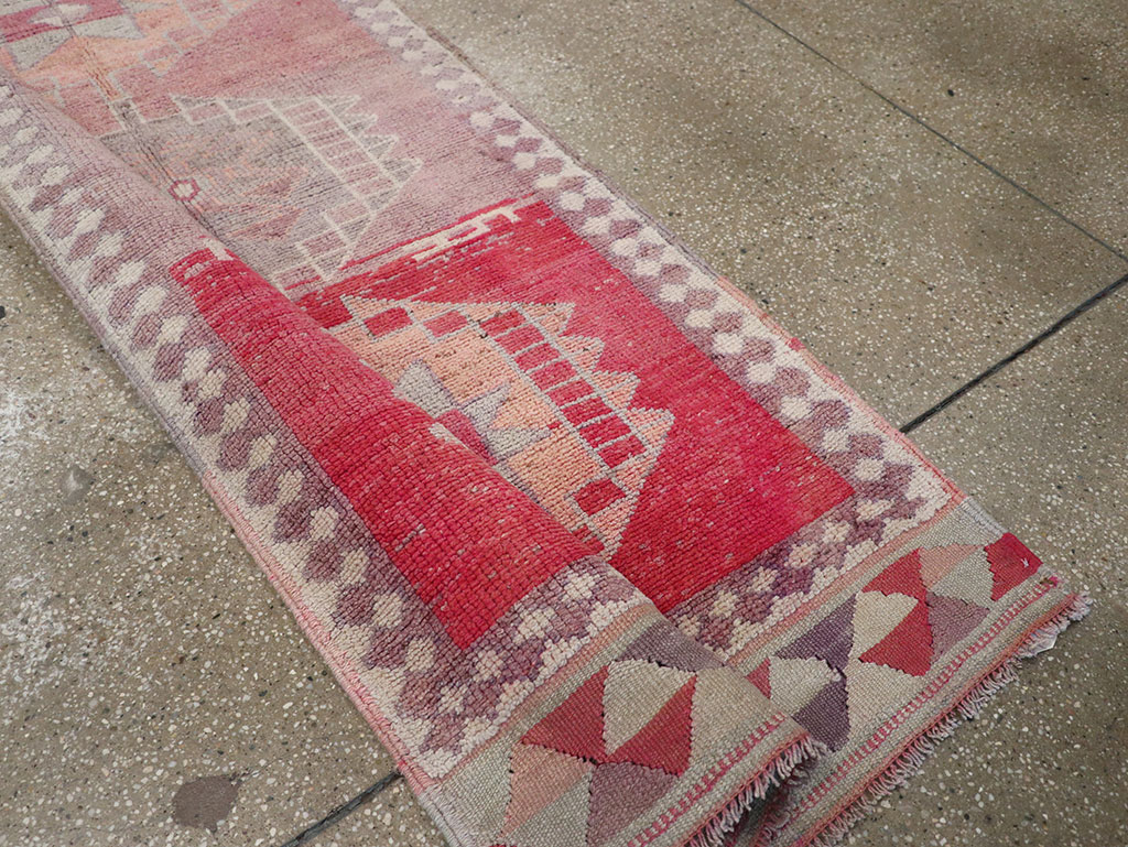 Vintage Turkish Anatolian Long Runner, No.33134 - Staging
