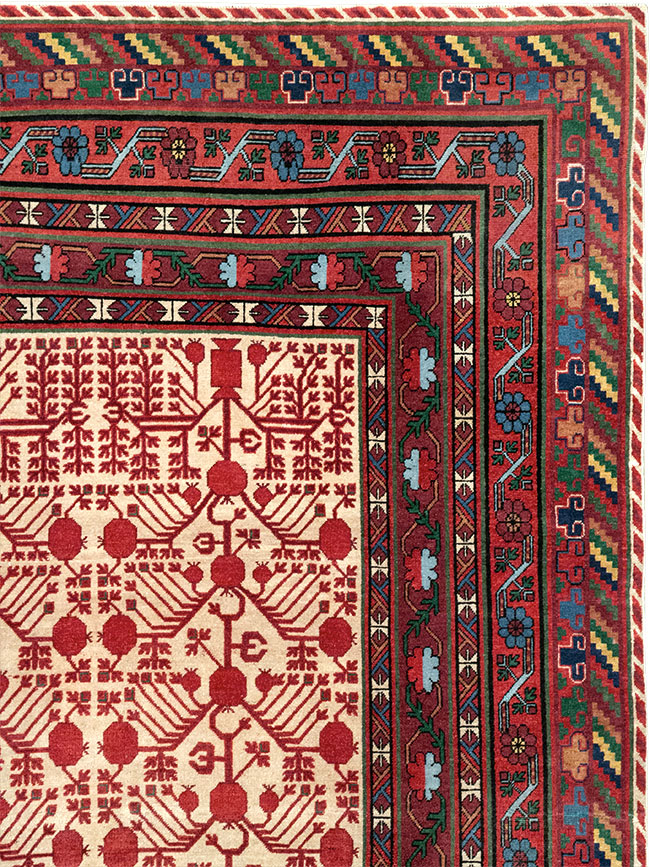 Vintage East Turkestan Khotan Room Size Carpet, No.33155 - Staging