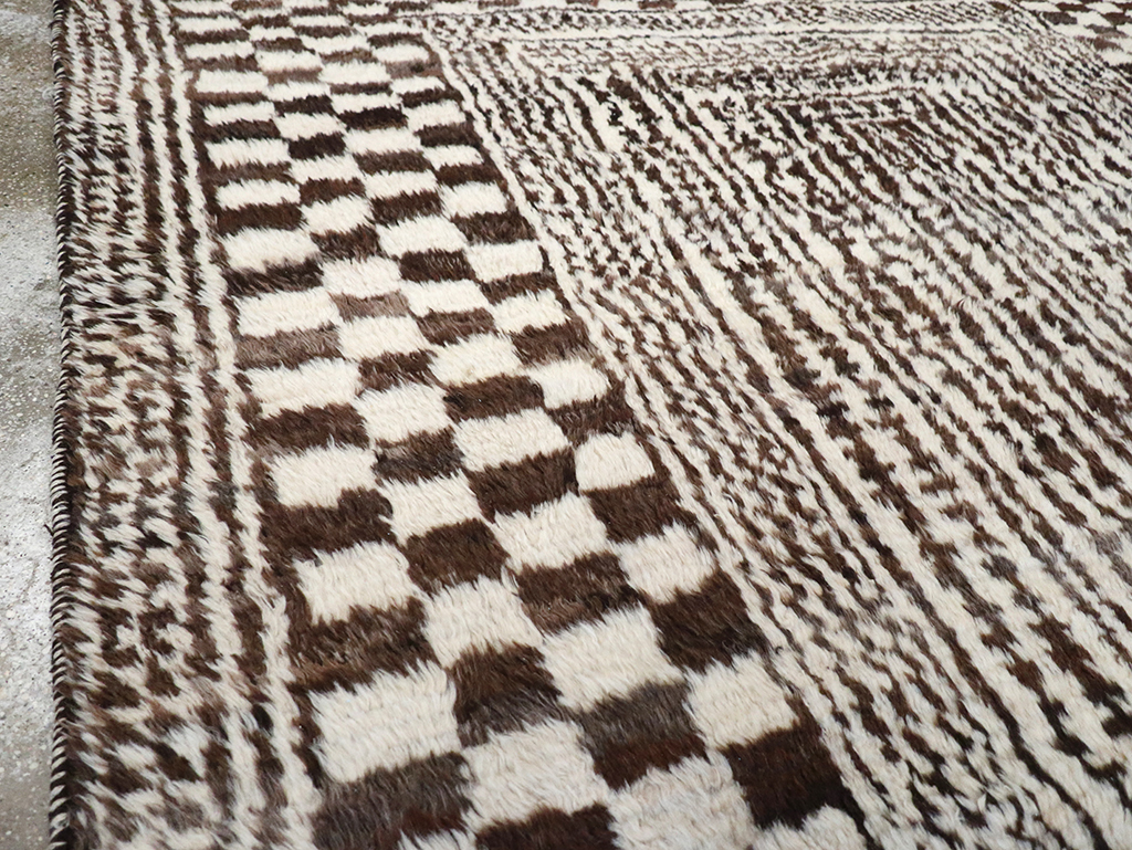 Modern Persian Gabbeh Room Size Carpet, No.33159 - Staging