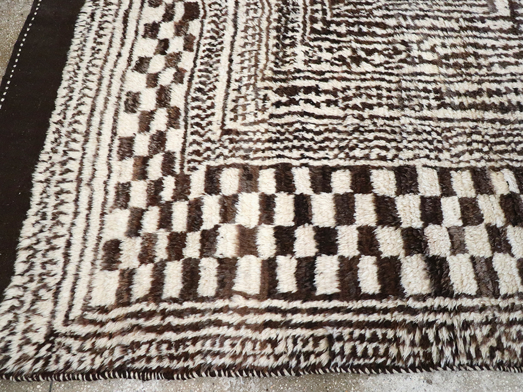 Modern Persian Gabbeh Room Size Carpet, No.33159 - Staging