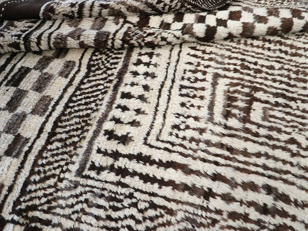 Modern Persian Gabbeh Room Size Carpet, No.33159 - Staging