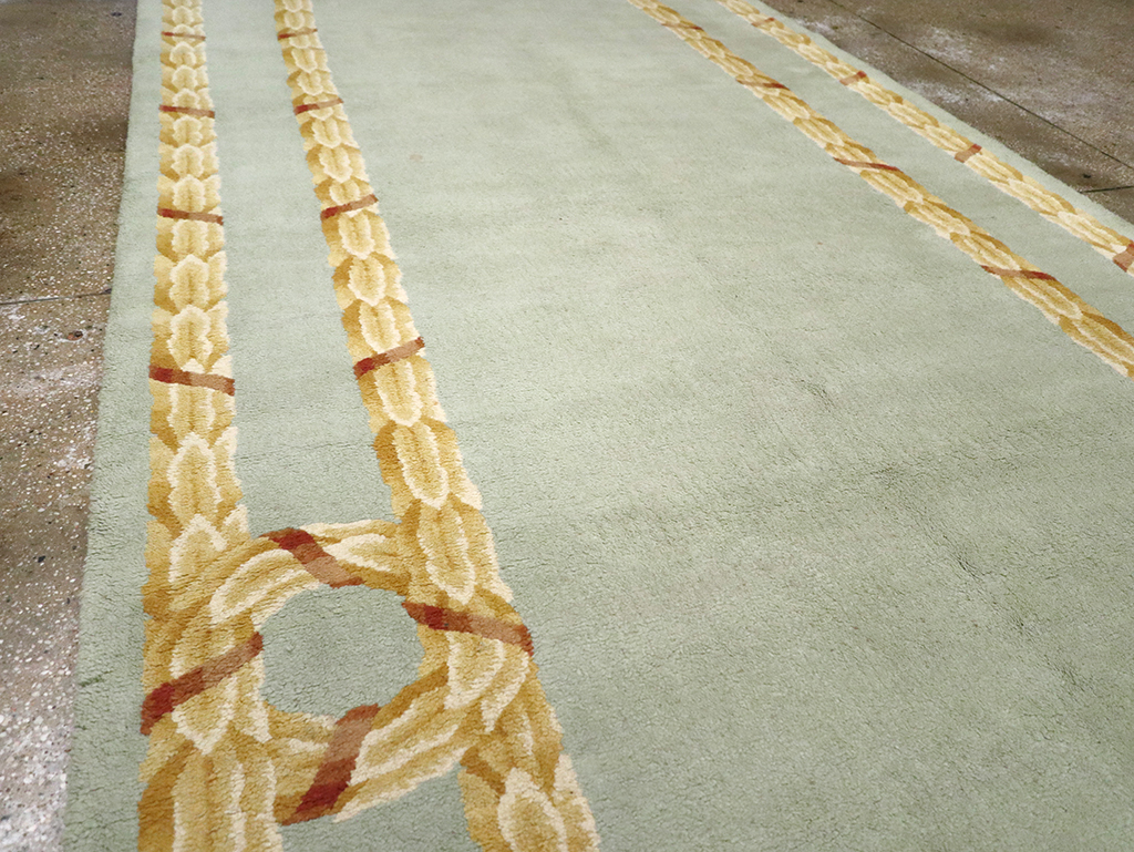 Vintage Spanish European Long Runner, No.33160 - Staging