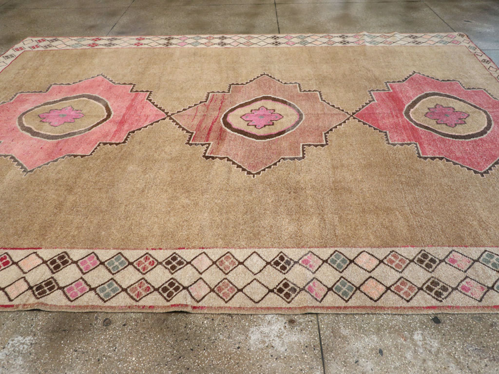 Vintage Turkish Anatolian Room Size Carpet, No.33196 - Staging