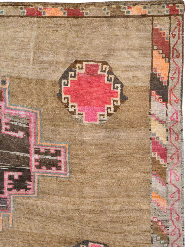 Vintage Turkish Anatolian Room Size Carpet, No.33198 - Staging