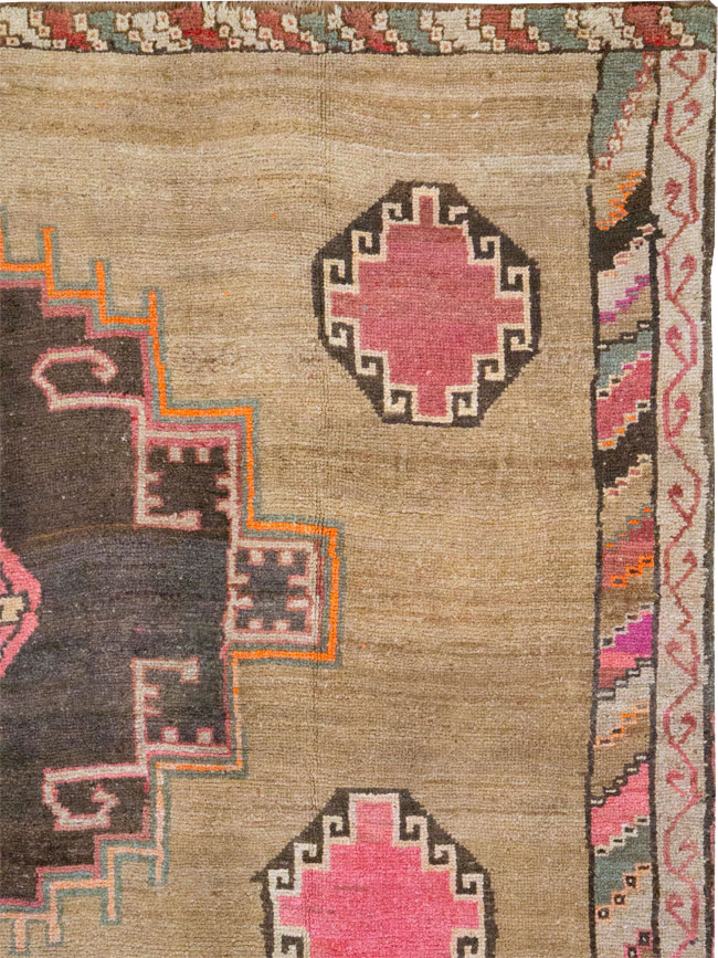 Vintage Turkish Anatolian Room Size Carpet, No.33198 - Staging