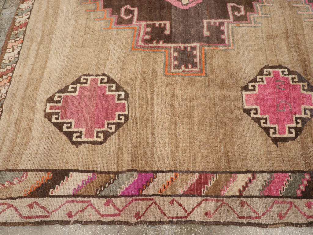 Vintage Turkish Anatolian Room Size Carpet, No.33198 - Staging