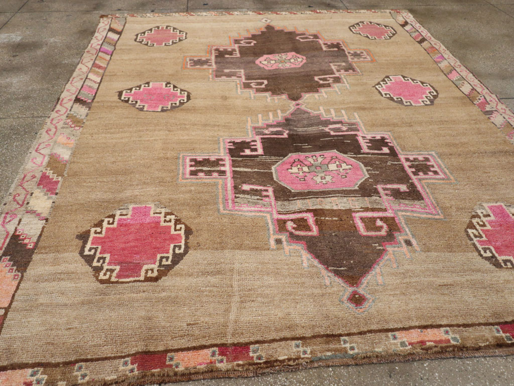 Vintage Turkish Anatolian Room Size Carpet, No.33198 - Staging
