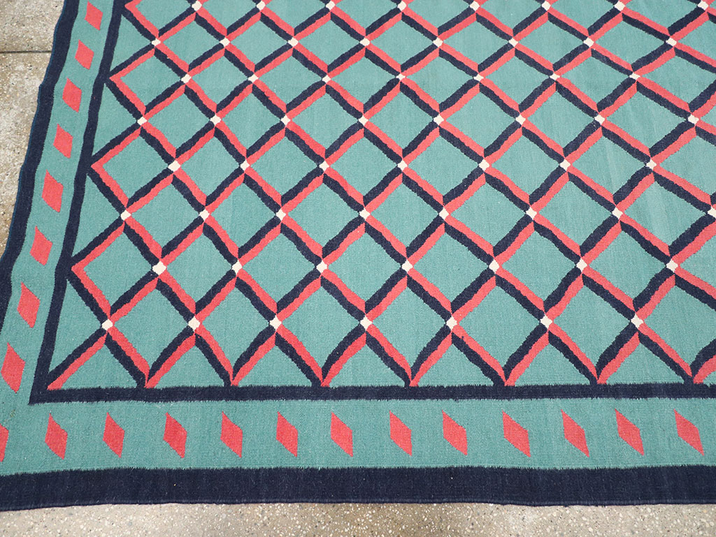 Modern Indian Flatweave Dhurrie Room Size Carpet, No.33202 - Staging